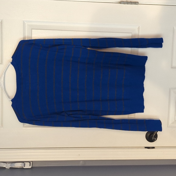 Sweater - Picture 3 of 3